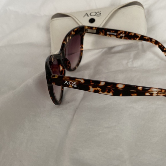 Aquaswiss (AQS) sunglasses and case. - Picture 3 of 4